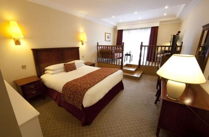 Отель Court Yard Hotel Лейкслип-5