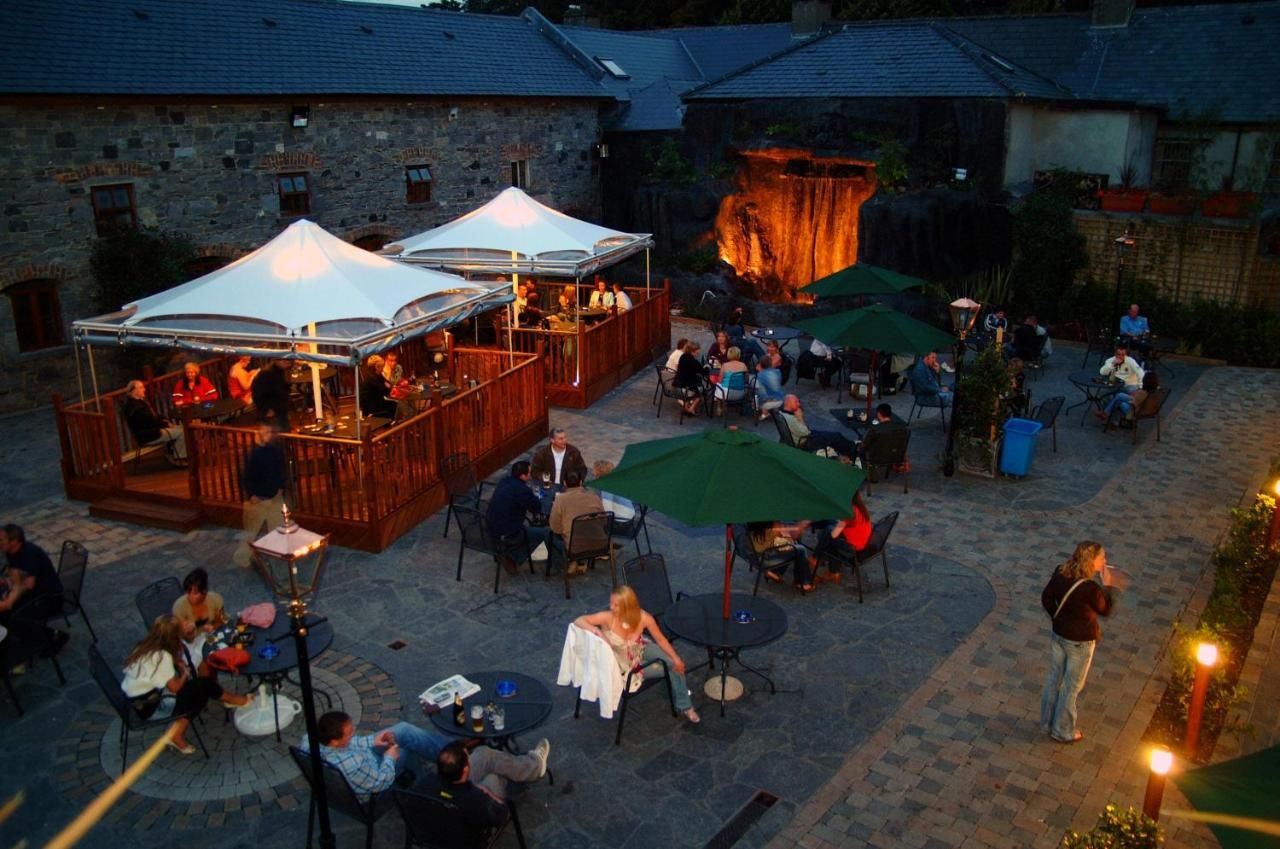 Отель Court Yard Hotel Лейкслип